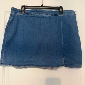 American Eagle Outfitters Denim Mini Skort Size XL.